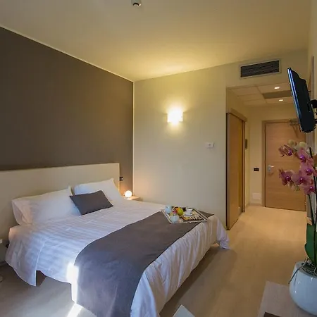 Hotell Helios & Terrazza Mia 4*